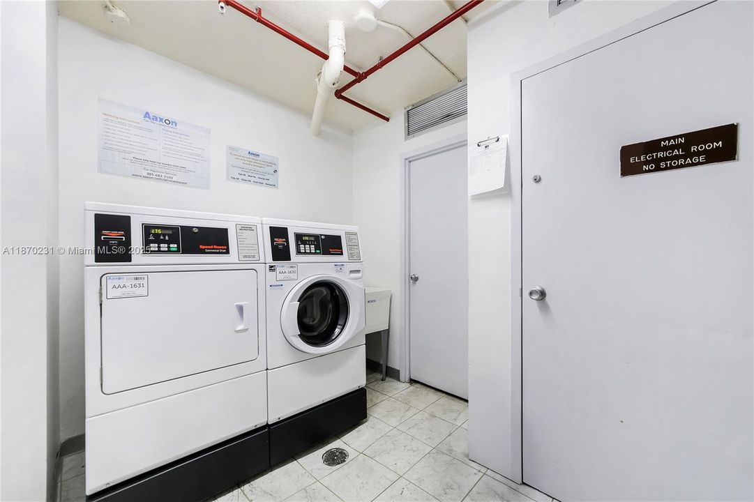 На продажу: $229,900 (2 спален, 2 ванн, 996 Квадратных фут)