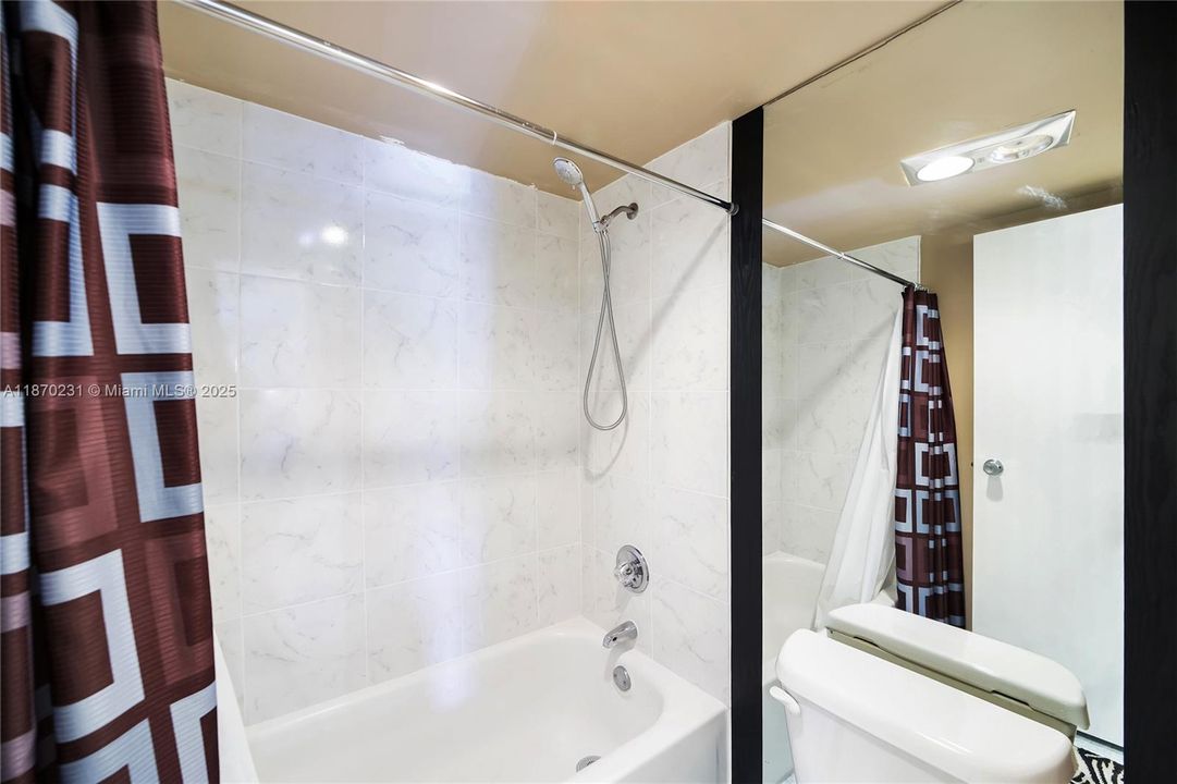 На продажу: $229,900 (2 спален, 2 ванн, 996 Квадратных фут)