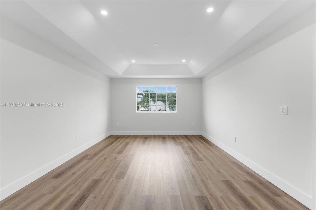 Vendido Recientemente: $750,000 (4 camas, 2 baños, 2250 Pies cuadrados)