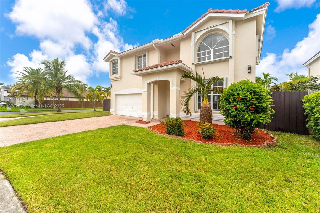 Vendido Recientemente: $750,000 (4 camas, 2 baños, 2250 Pies cuadrados)