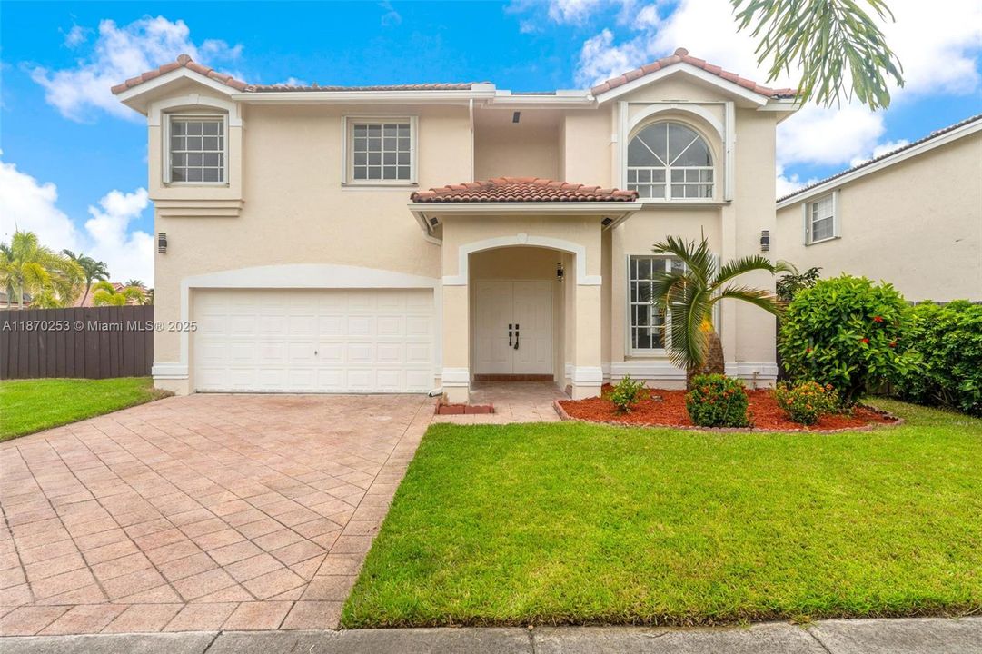 Vendido Recientemente: $750,000 (4 camas, 2 baños, 2250 Pies cuadrados)