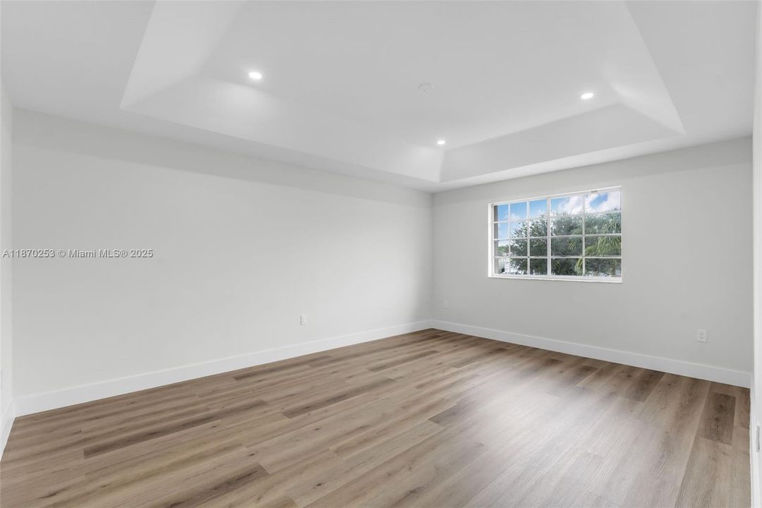 Vendido Recientemente: $750,000 (4 camas, 2 baños, 2250 Pies cuadrados)