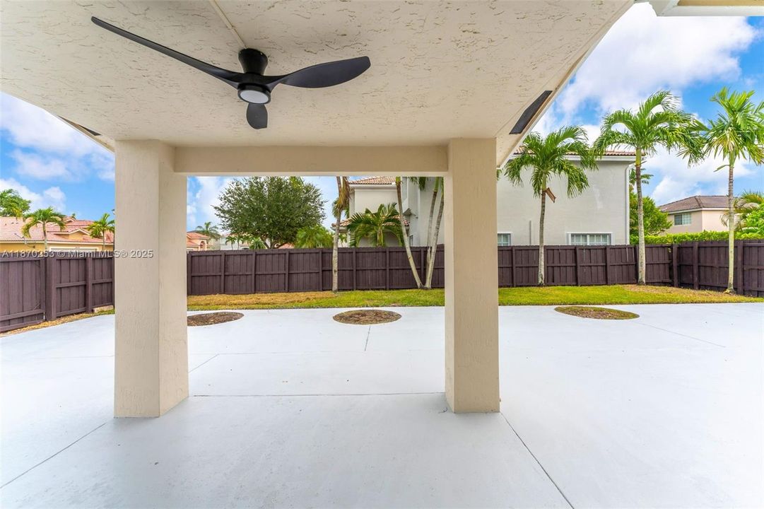 Vendido Recientemente: $750,000 (4 camas, 2 baños, 2250 Pies cuadrados)