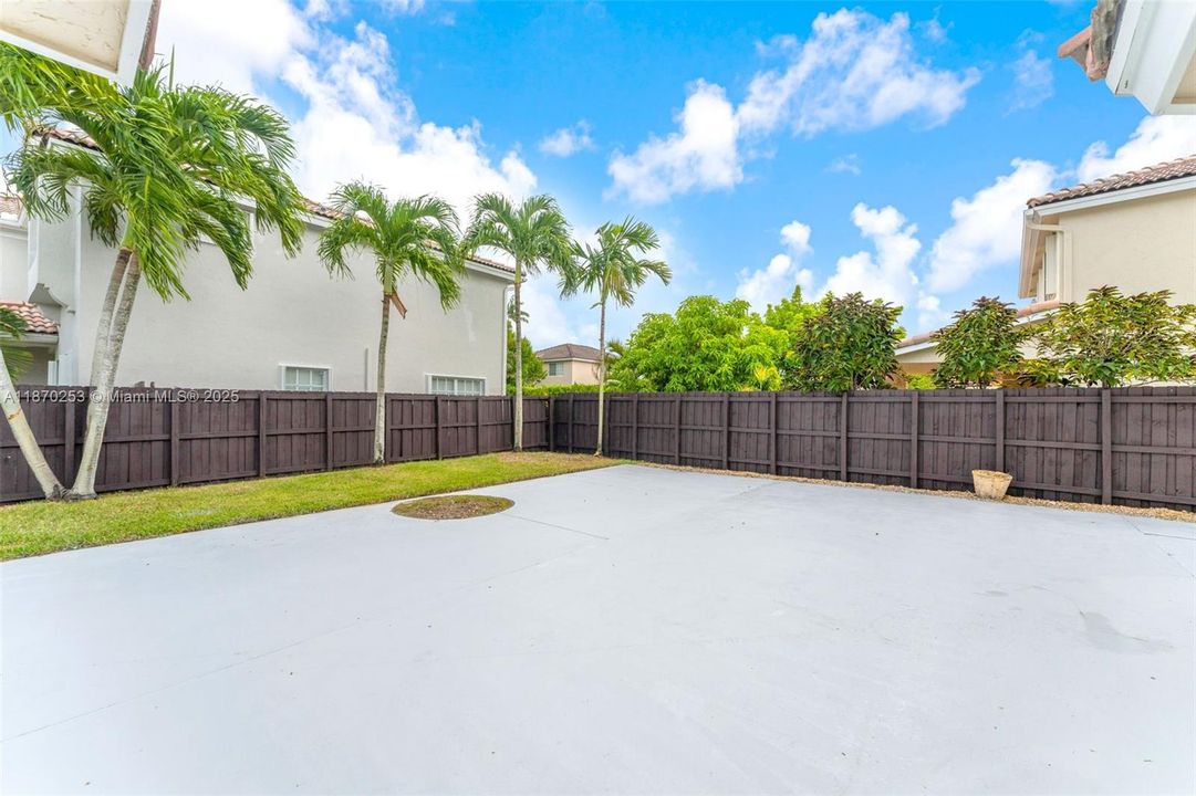 Vendido Recientemente: $750,000 (4 camas, 2 baños, 2250 Pies cuadrados)