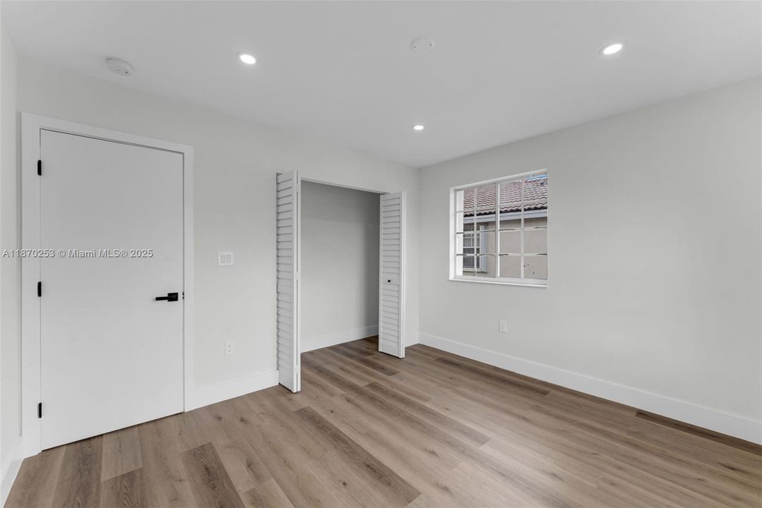 Vendido Recientemente: $750,000 (4 camas, 2 baños, 2250 Pies cuadrados)