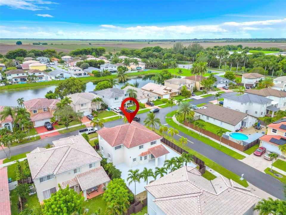 Vendido Recientemente: $750,000 (4 camas, 2 baños, 2250 Pies cuadrados)