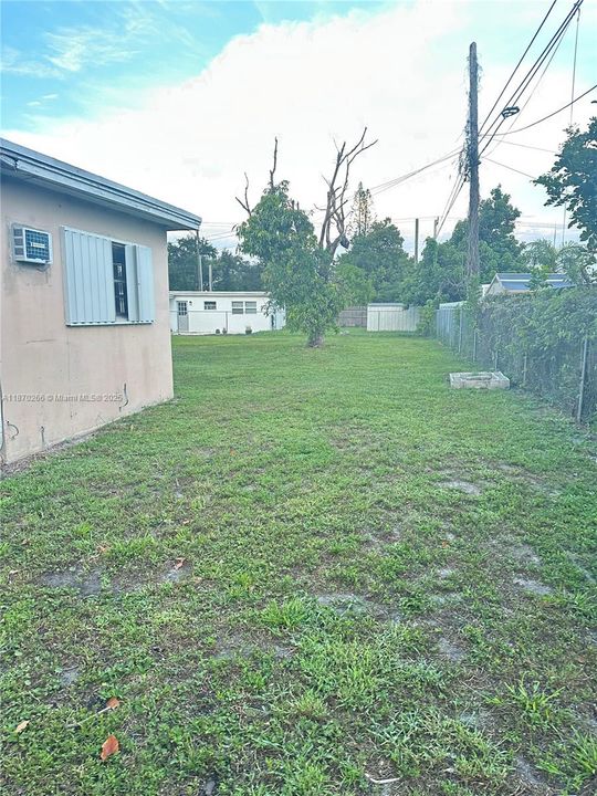 Recently Sold: $420,000 (3 beds, 2 baths, 1497 Square Feet)