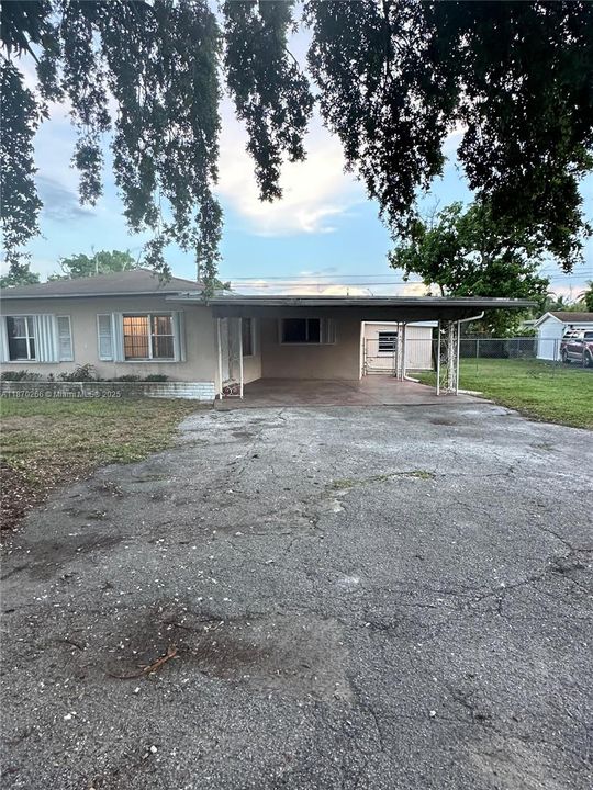 Recently Sold: $420,000 (3 beds, 2 baths, 1497 Square Feet)