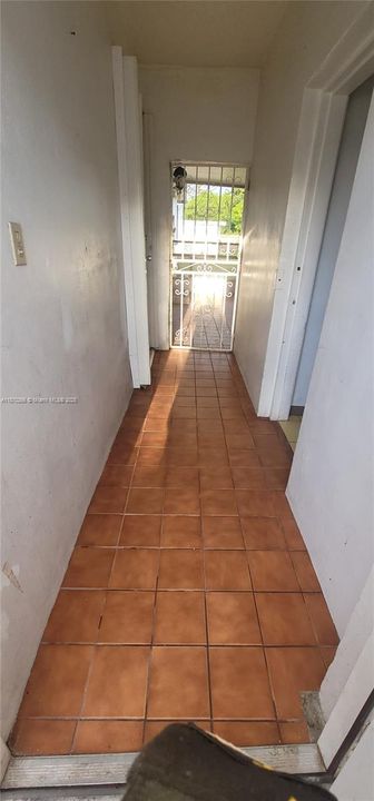 Recently Sold: $420,000 (3 beds, 2 baths, 1497 Square Feet)