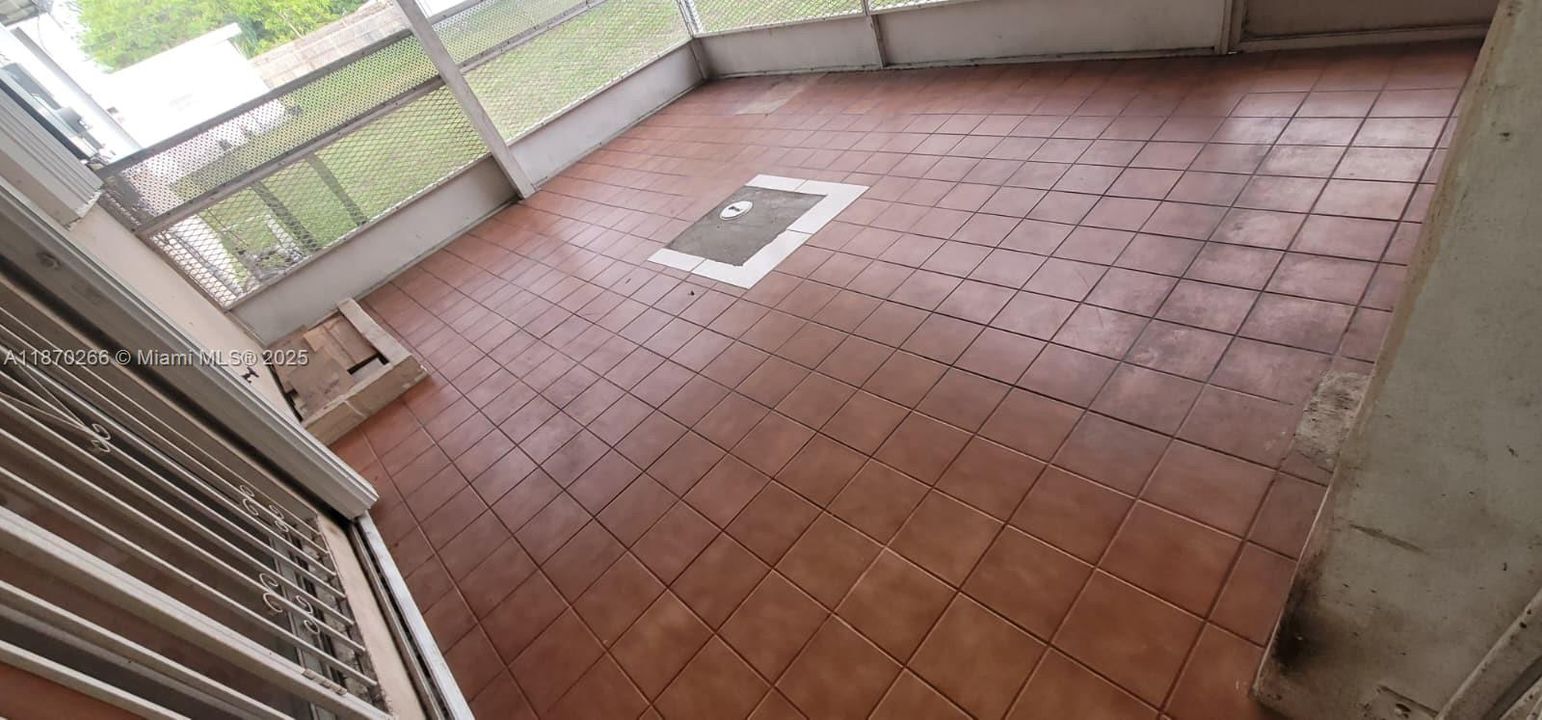 Recently Sold: $420,000 (3 beds, 2 baths, 1497 Square Feet)