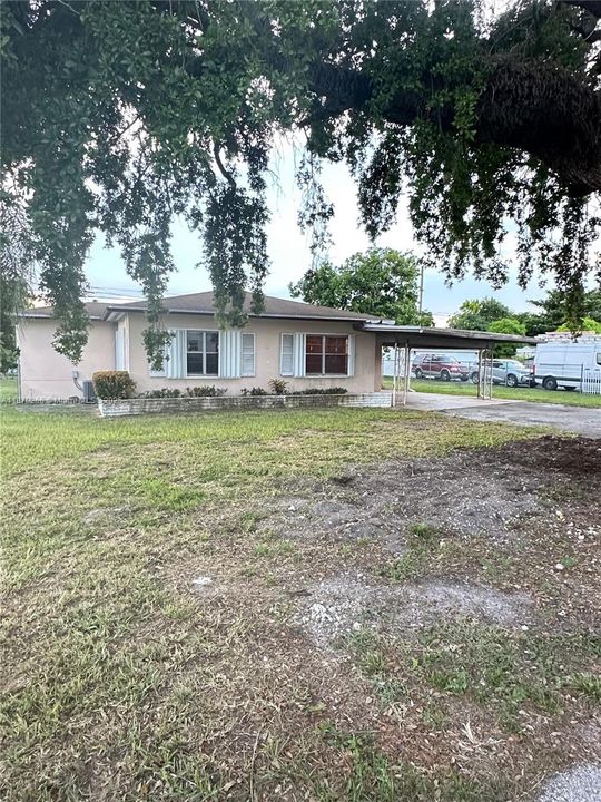 Recently Sold: $420,000 (3 beds, 2 baths, 1497 Square Feet)