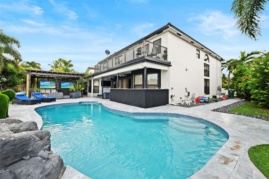 For Sale: $1,850,000 (6 beds, 4 baths, 3579 Square Feet)