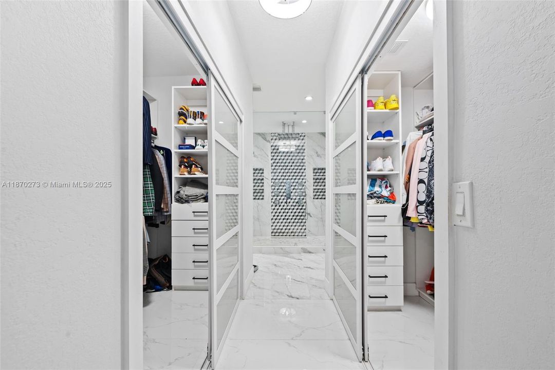 For Sale: $1,850,000 (6 beds, 4 baths, 3579 Square Feet)