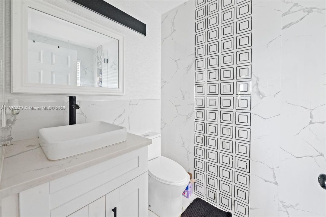 For Sale: $1,850,000 (6 beds, 4 baths, 3579 Square Feet)