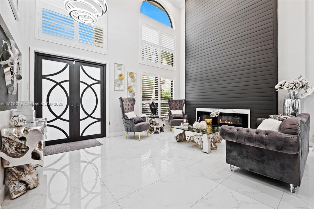 For Sale: $1,850,000 (6 beds, 4 baths, 3579 Square Feet)