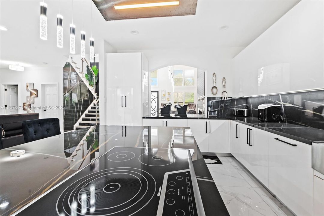 For Sale: $1,850,000 (6 beds, 4 baths, 3579 Square Feet)