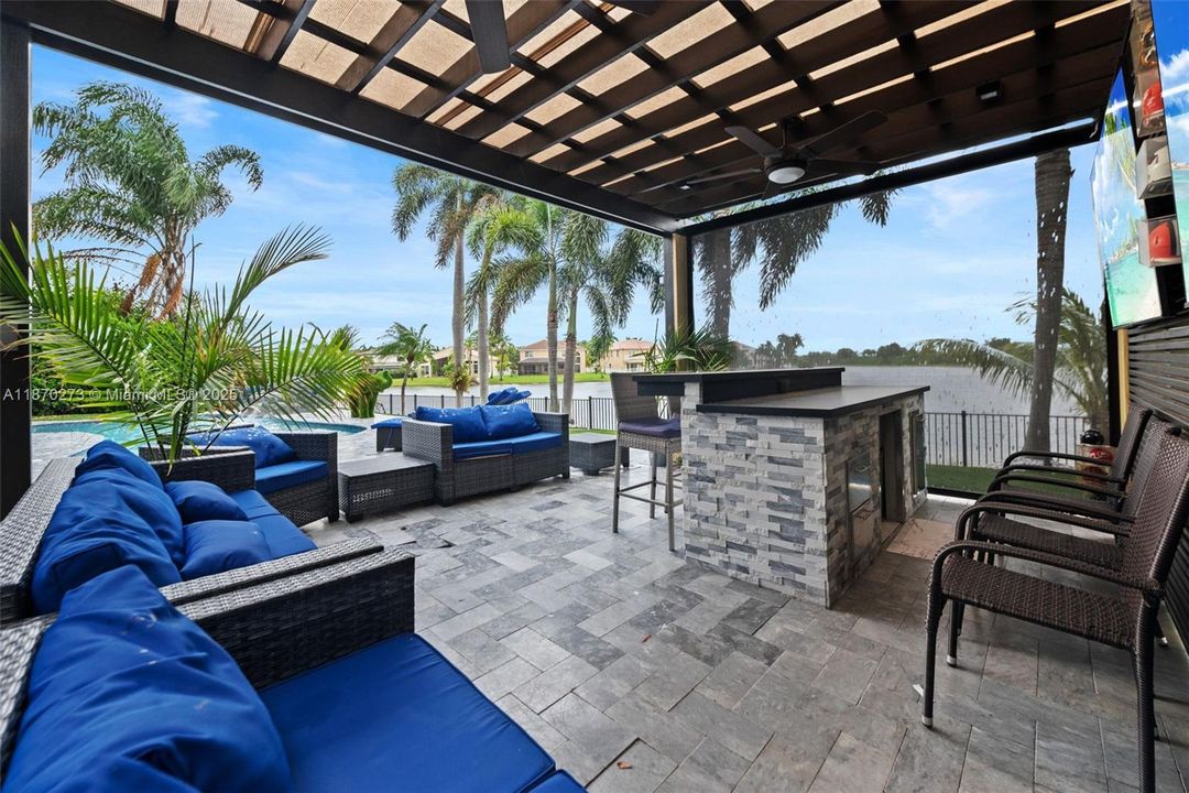 For Sale: $1,850,000 (6 beds, 4 baths, 3579 Square Feet)