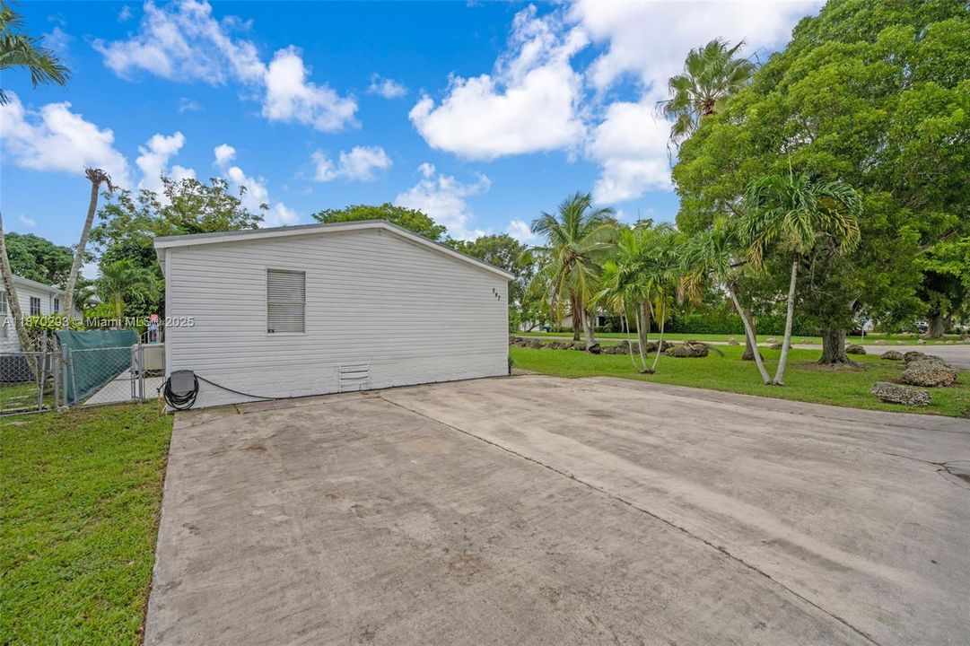 En Venta: $269,900 (3 camas, 2 baños, 1170 Pies cuadrados)