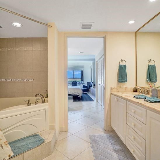 For Sale: $2,700,000 (3 beds, 3 baths, 2001 Square Feet)