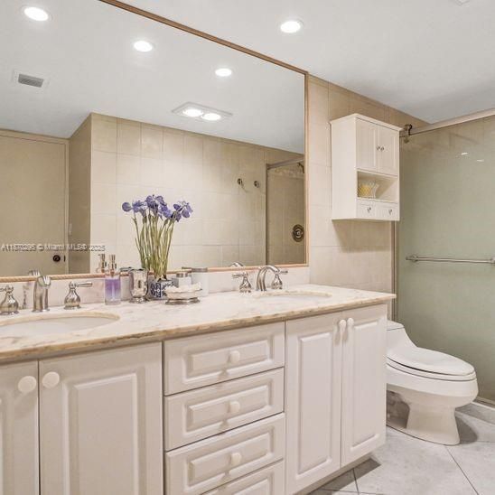 For Sale: $2,700,000 (3 beds, 3 baths, 2001 Square Feet)