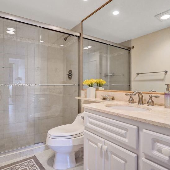 For Sale: $2,700,000 (3 beds, 3 baths, 2001 Square Feet)