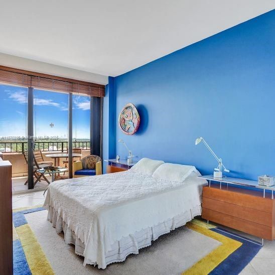 For Sale: $2,700,000 (3 beds, 3 baths, 2001 Square Feet)