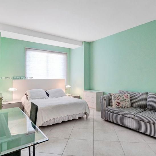 For Sale: $2,700,000 (3 beds, 3 baths, 2001 Square Feet)