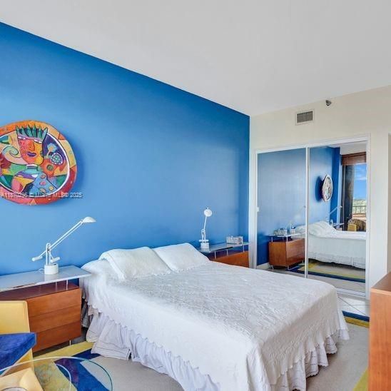 For Sale: $2,700,000 (3 beds, 3 baths, 2001 Square Feet)