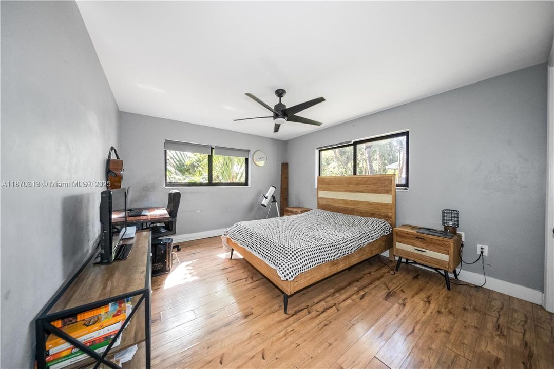 En Venta: $990,000 (3 camas, 2 baños, 2143 Pies cuadrados)