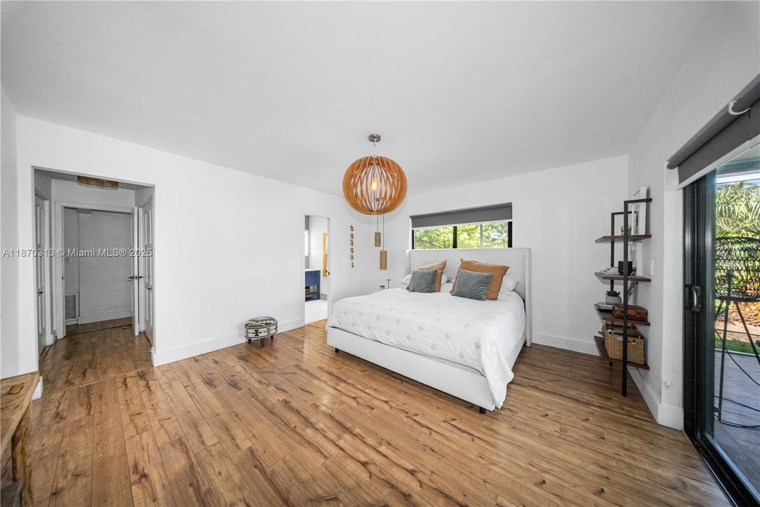 En Venta: $990,000 (3 camas, 2 baños, 2143 Pies cuadrados)