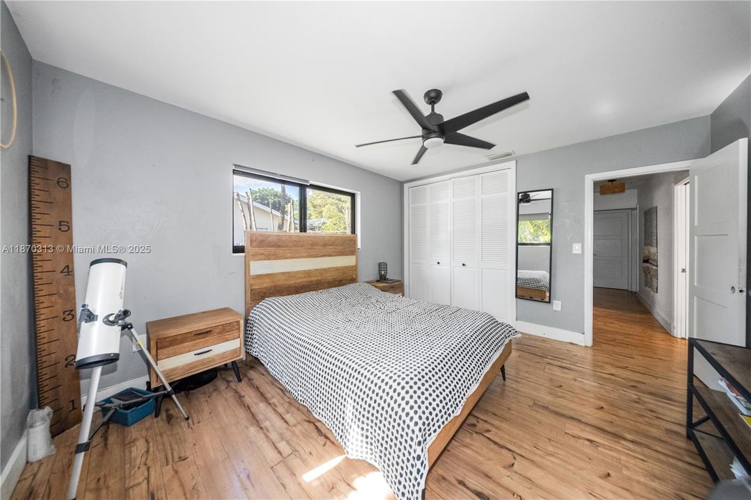 En Venta: $990,000 (3 camas, 2 baños, 2143 Pies cuadrados)