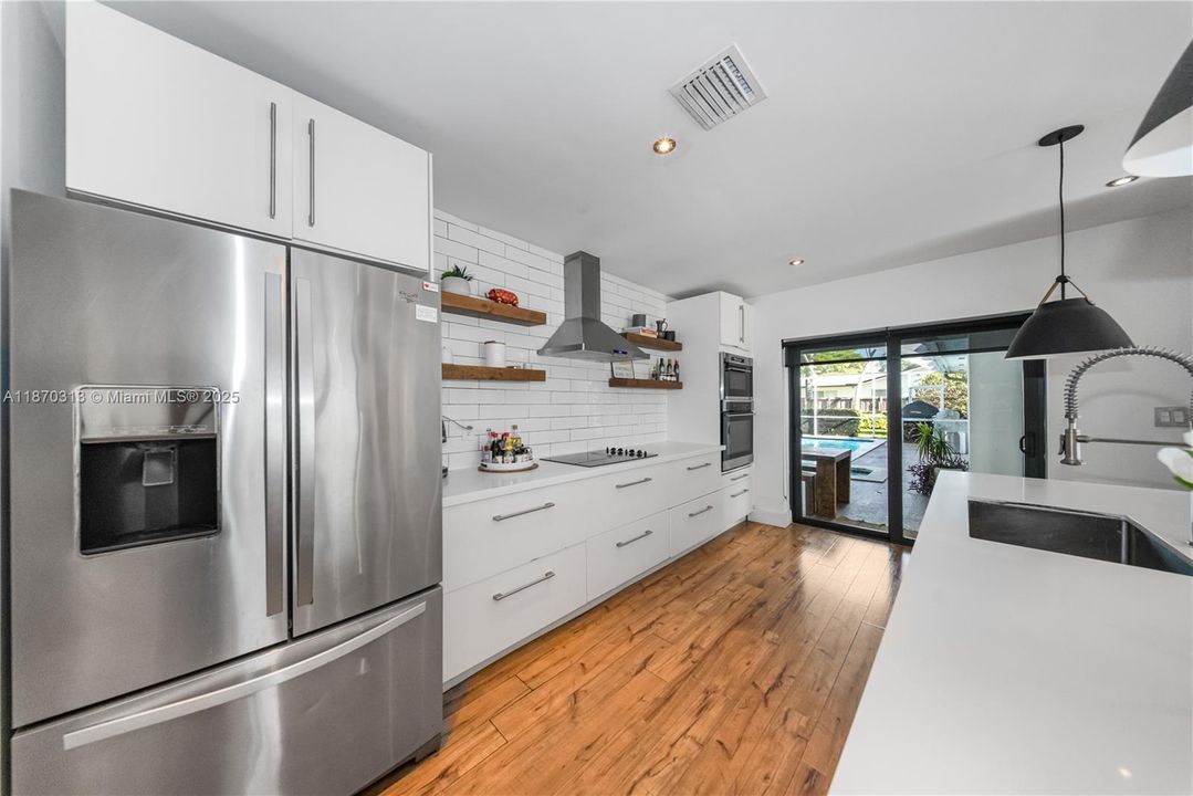 En Venta: $990,000 (3 camas, 2 baños, 2143 Pies cuadrados)