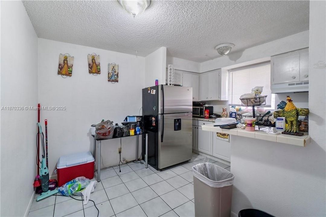 合同活跃: $795,000 (0 贝兹, 0 浴室, 2906 平方英尺)