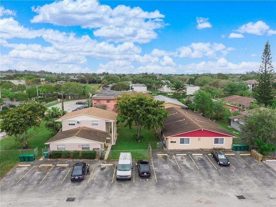 合同活跃: $795,000 (0 贝兹, 0 浴室, 2906 平方英尺)