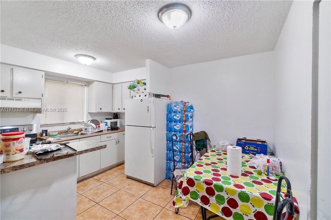 合同活跃: $795,000 (0 贝兹, 0 浴室, 2906 平方英尺)