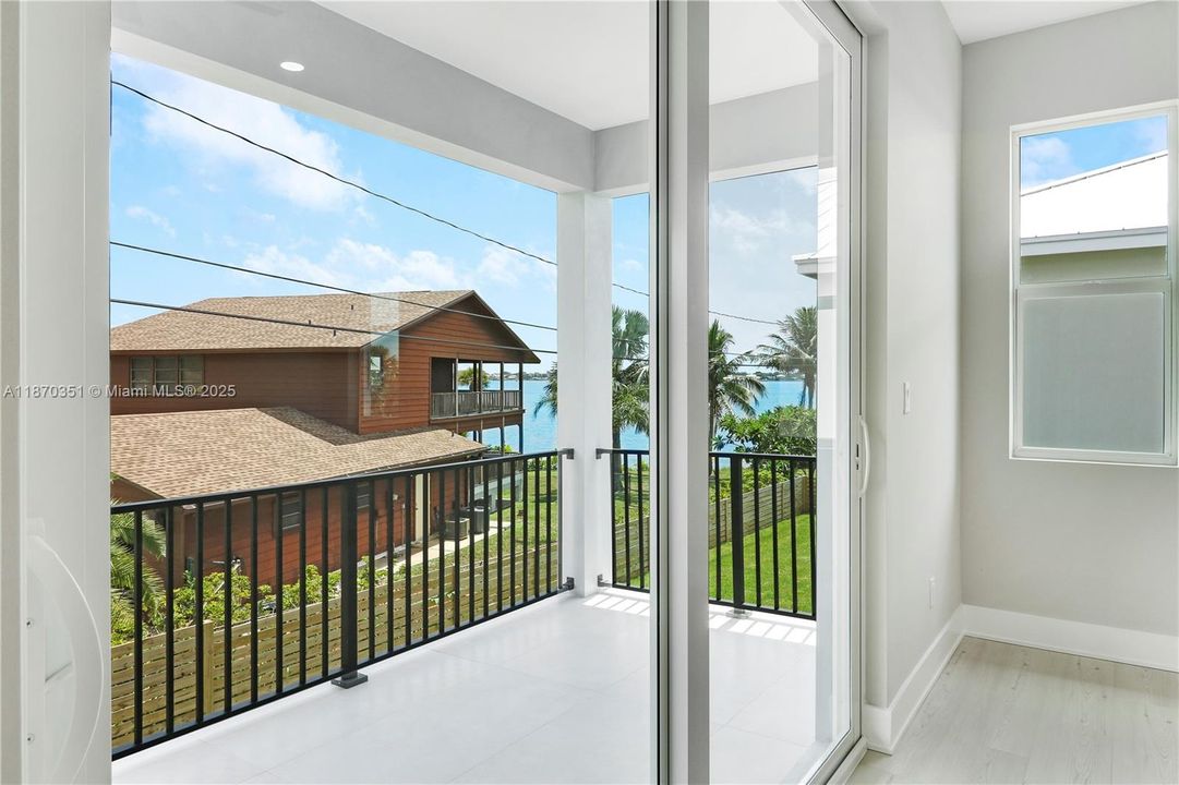 For Sale: $1,125,000 (4 beds, 4 baths, 2954 Square Feet)