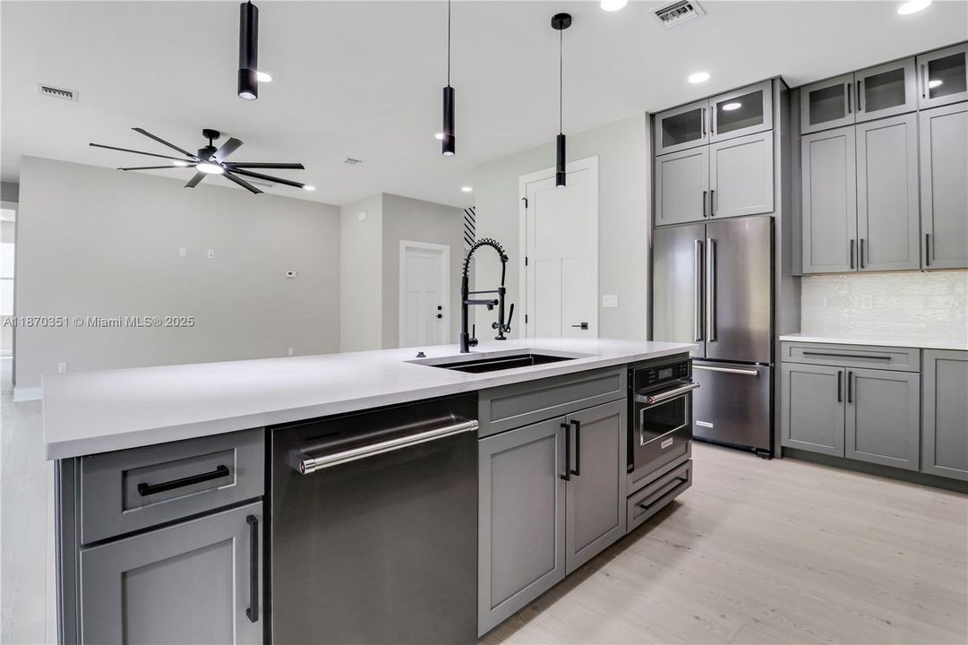 For Sale: $1,125,000 (4 beds, 4 baths, 2954 Square Feet)