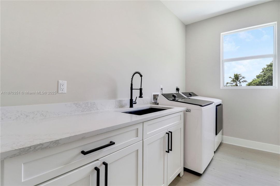 For Sale: $1,125,000 (4 beds, 4 baths, 2954 Square Feet)