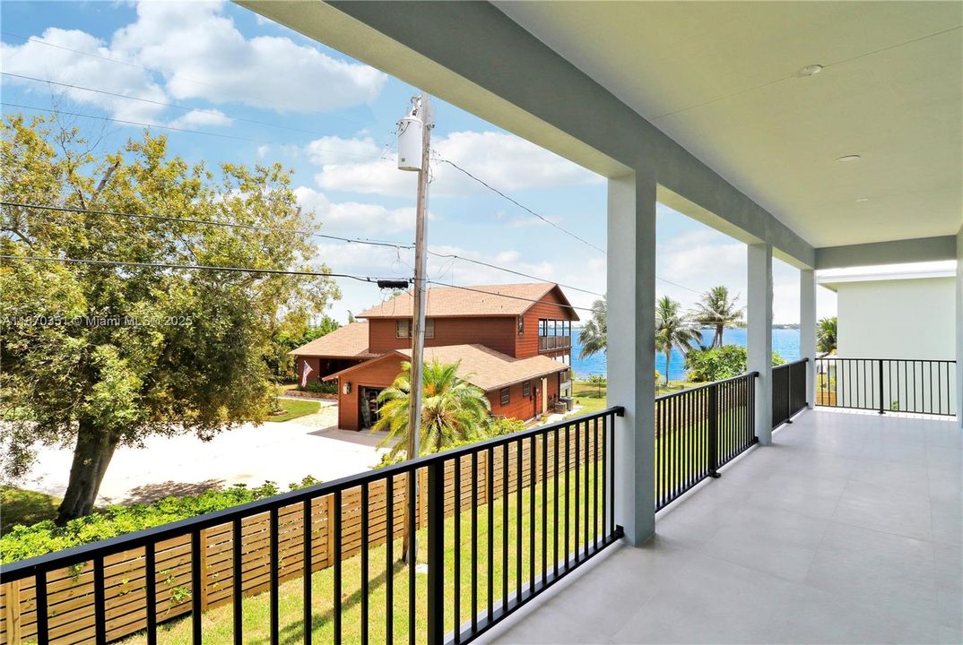 For Sale: $1,125,000 (4 beds, 4 baths, 2954 Square Feet)