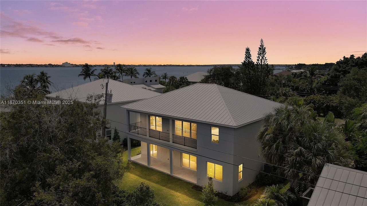 For Sale: $1,125,000 (4 beds, 4 baths, 2954 Square Feet)