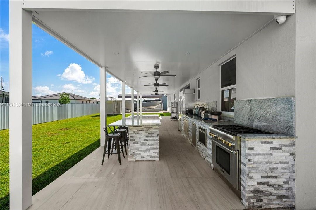 For Sale: $1,275,000 (5 beds, 4 baths, 2838 Square Feet)