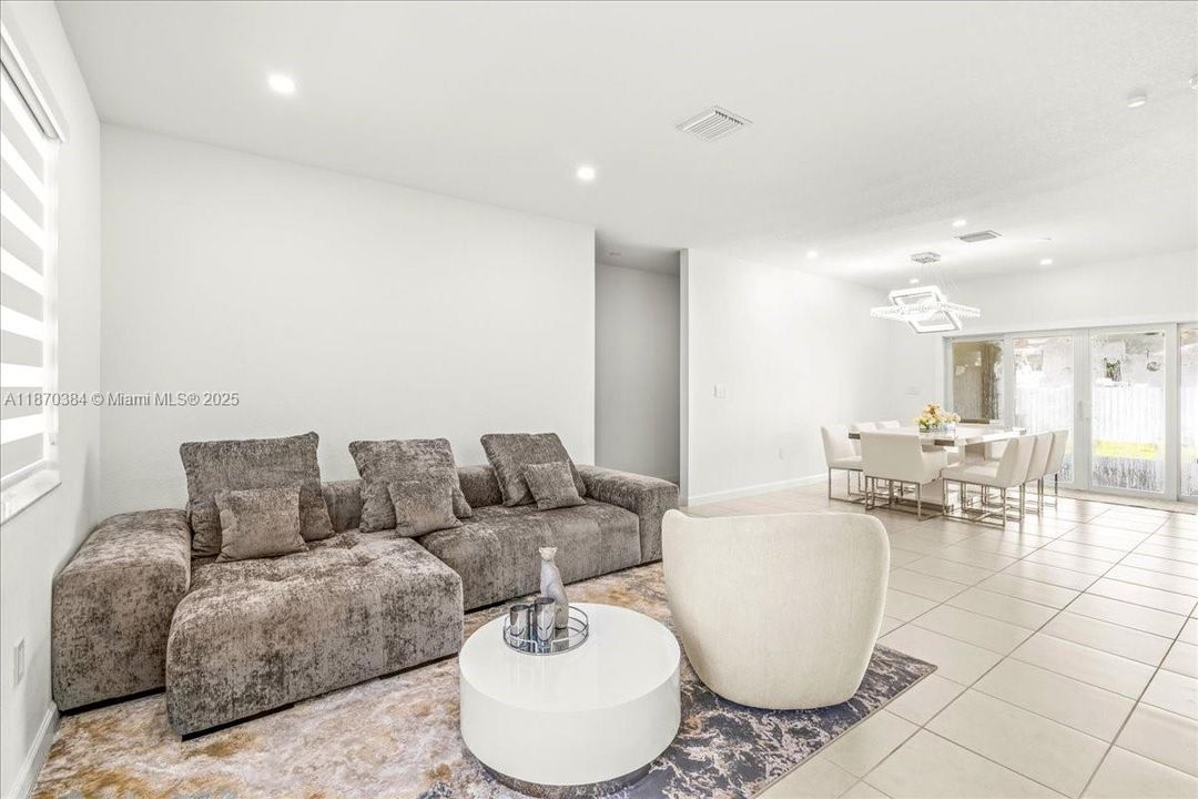 For Sale: $1,275,000 (5 beds, 4 baths, 2838 Square Feet)