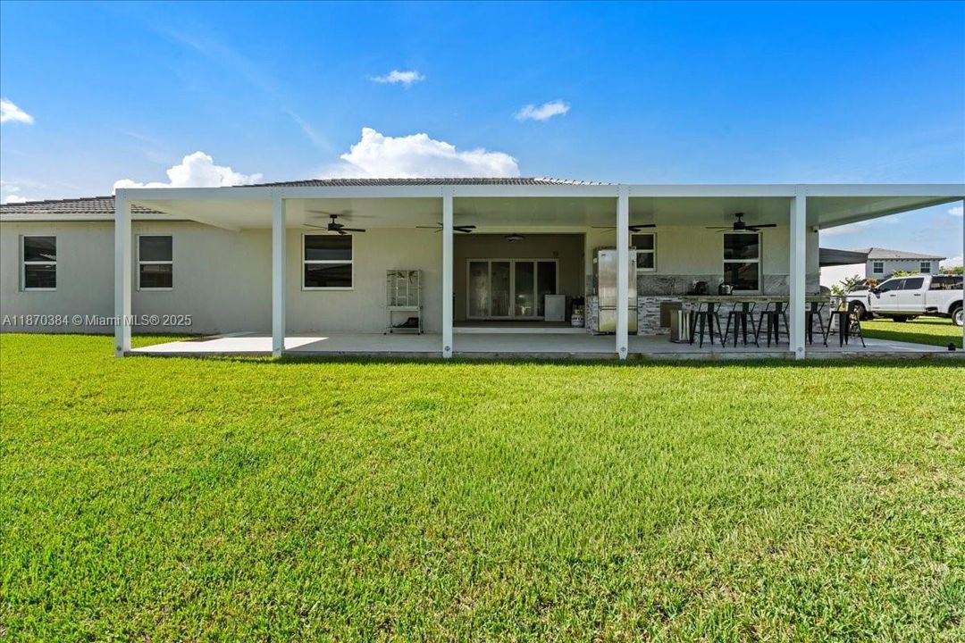 For Sale: $1,275,000 (5 beds, 4 baths, 2838 Square Feet)