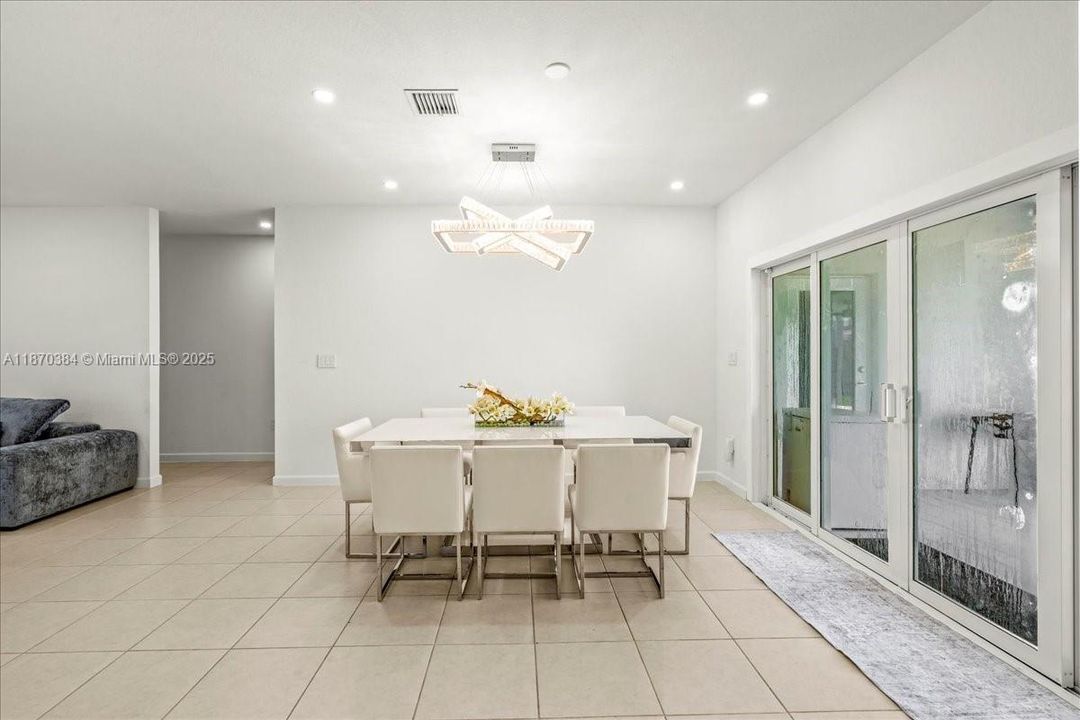 For Sale: $1,275,000 (5 beds, 4 baths, 2838 Square Feet)