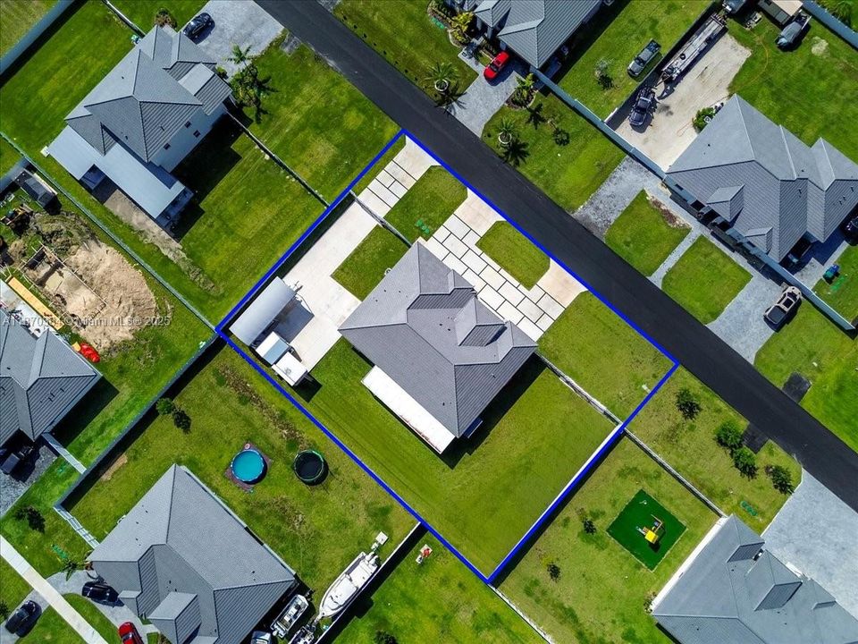 For Sale: $1,275,000 (5 beds, 4 baths, 2838 Square Feet)