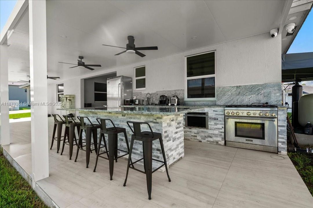 For Sale: $1,275,000 (5 beds, 4 baths, 2838 Square Feet)