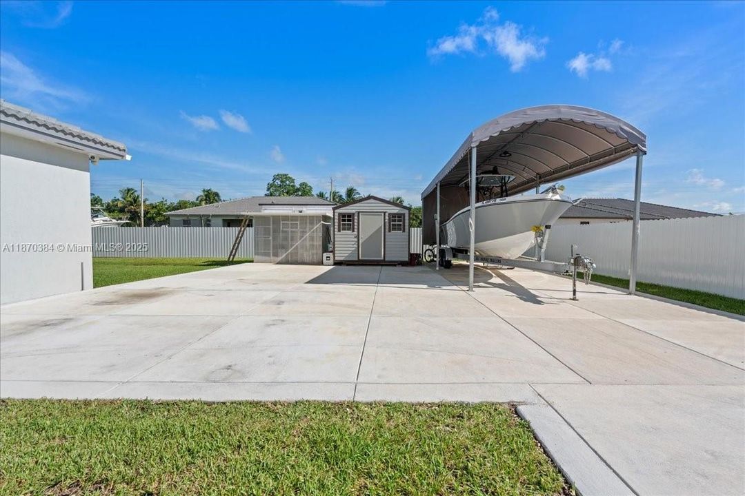 For Sale: $1,275,000 (5 beds, 4 baths, 2838 Square Feet)