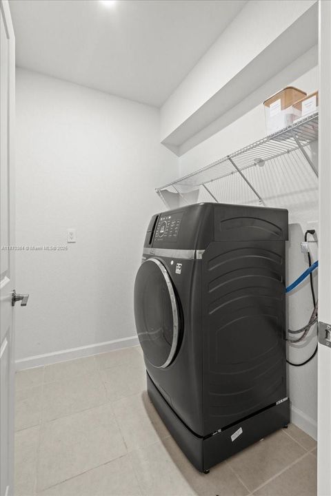 For Sale: $1,275,000 (5 beds, 4 baths, 2838 Square Feet)