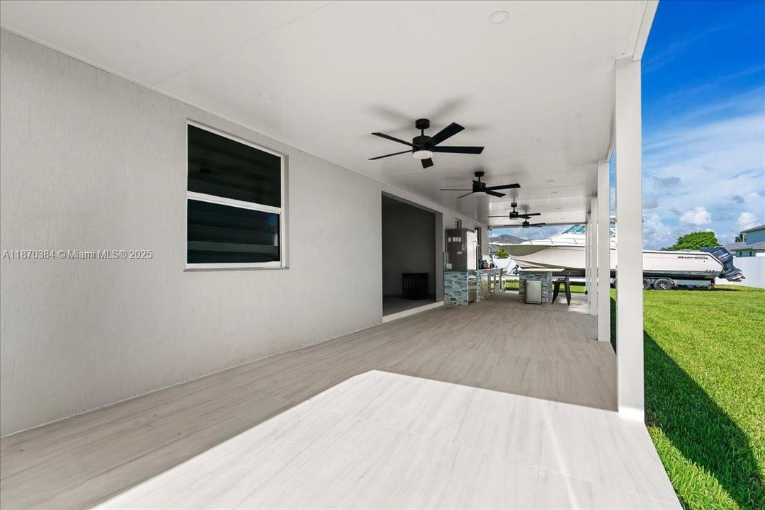 For Sale: $1,275,000 (5 beds, 4 baths, 2838 Square Feet)