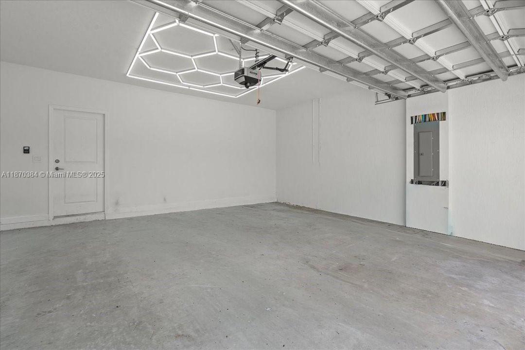 For Sale: $1,275,000 (5 beds, 4 baths, 2838 Square Feet)